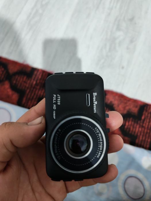 mini videoregistrator 8gb lik flesh xotirasi ham bor