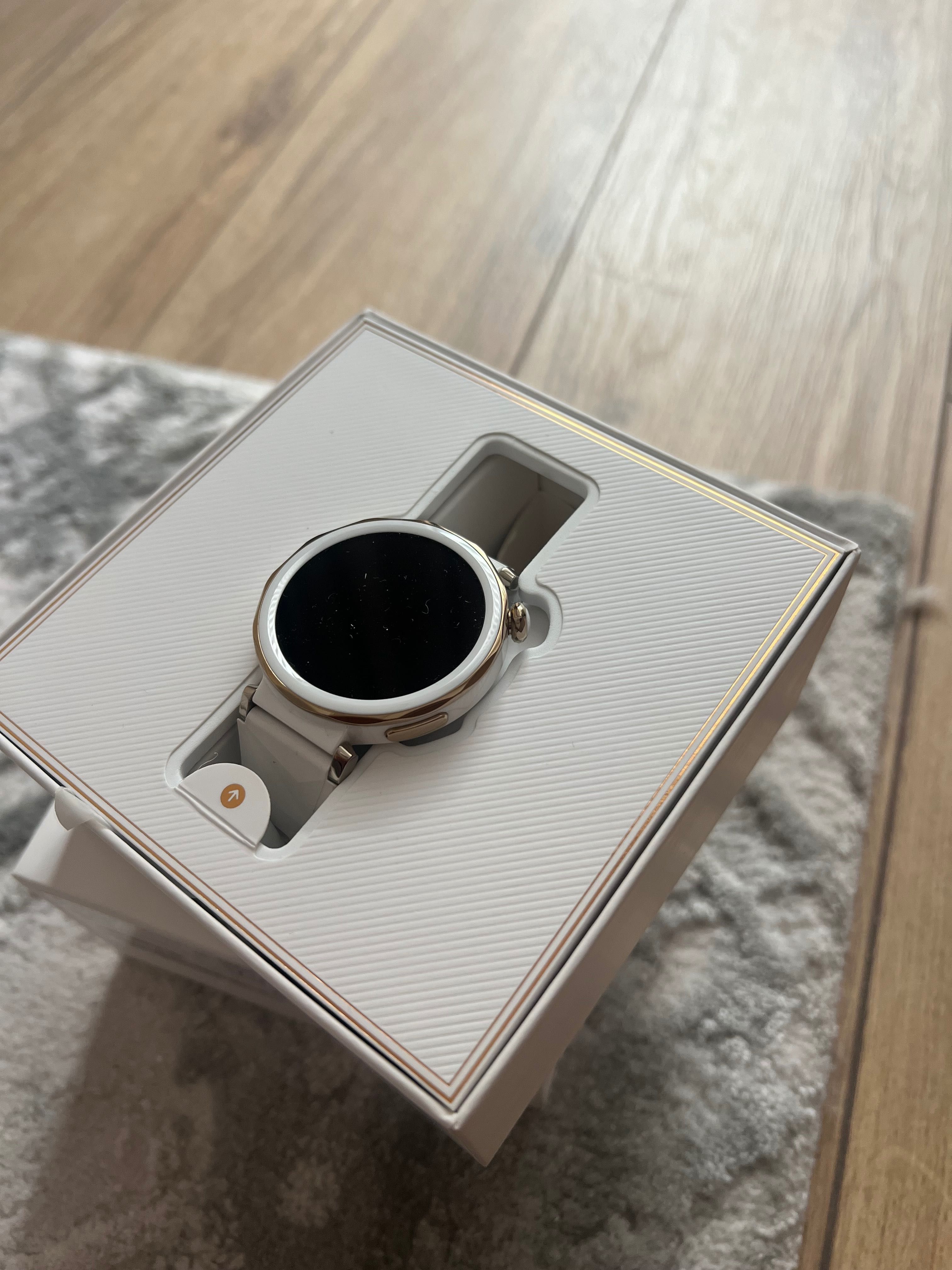 Часовник Huawei GT 5 Pro