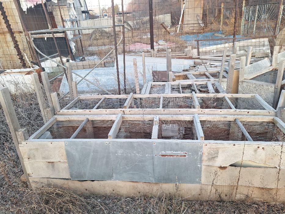 Продам для кроликов Клетки 3 тыс 2-х местные,3-х местные,