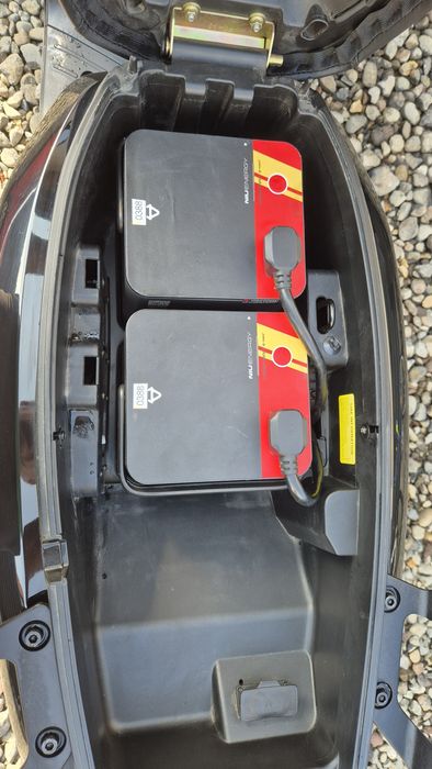 Scuter electric NIU MQI GT sport cu doa baterii.
Motor BOSCH 3kW-puter