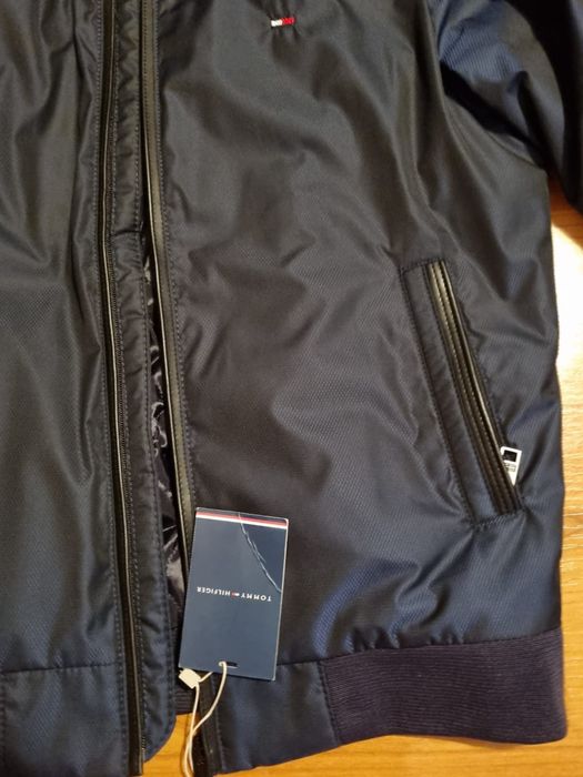 Geaca Tommy Hilfiger noua