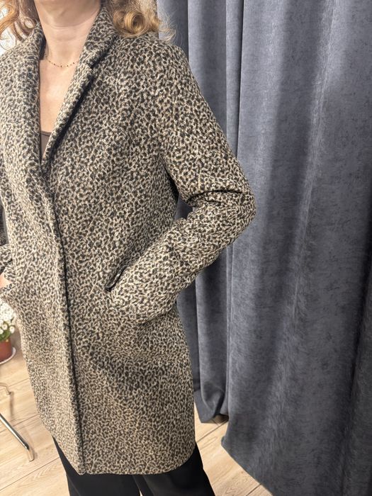 Palton F&F maro cu negru