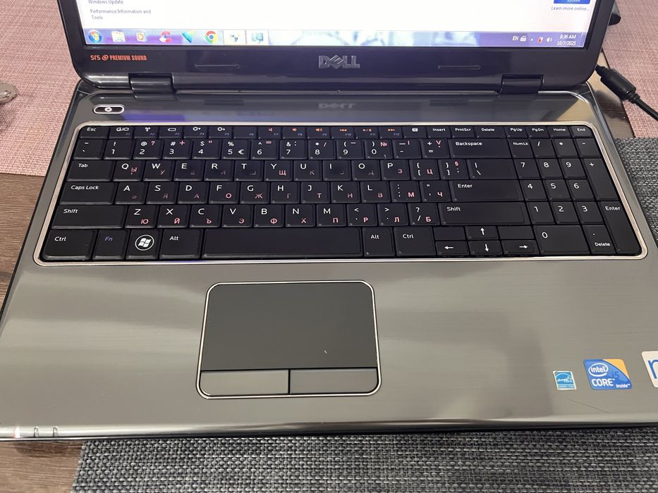 Два броя лаптоп Dell и Toshiba