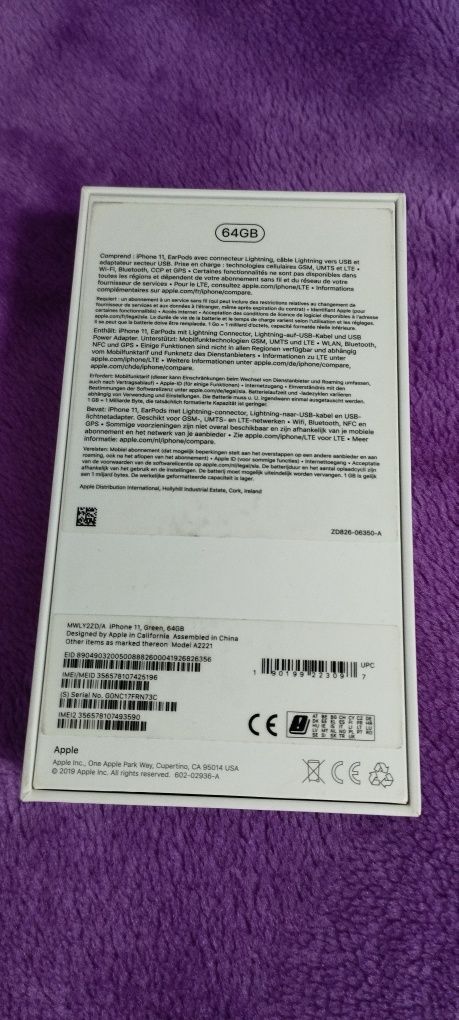 iPhone 11 ,cu 64gb,cu 82% baterie ,face ID ,încărcător,căști,4 huse