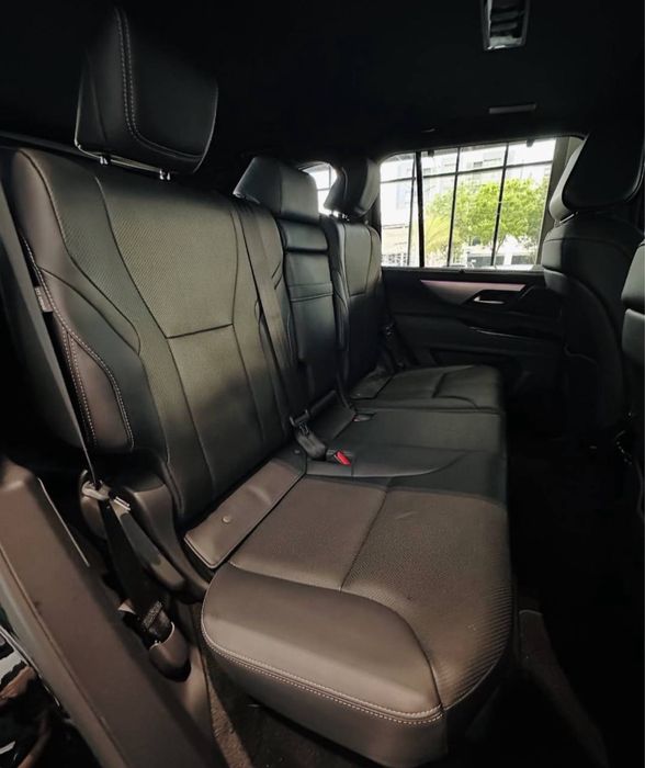 Lexus LX 600 год 2022
