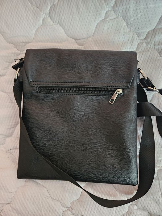 Мъжка чанта за през рамо