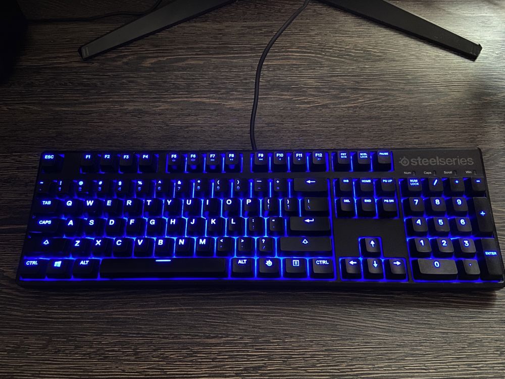 Механична клавиатура SteelSeries Apex M500