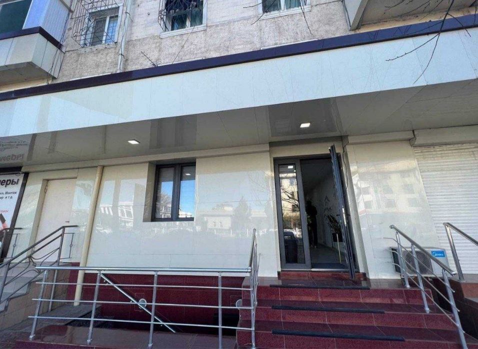 Под офис Мукумий чиланзар 1 квартал вдоль дороги