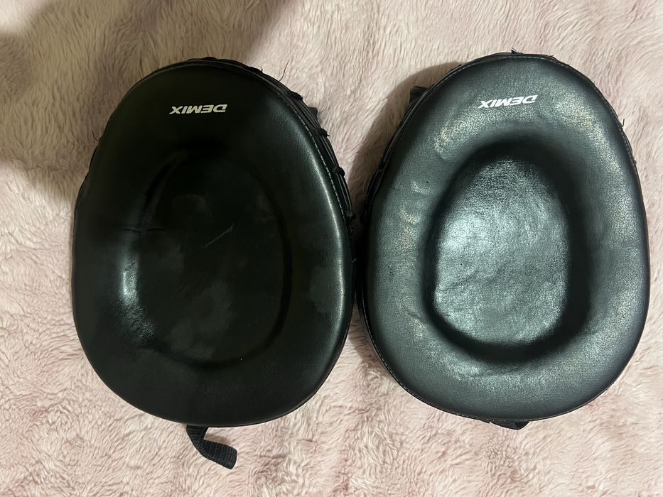 Продаётся Боксёрская Лапа Demix