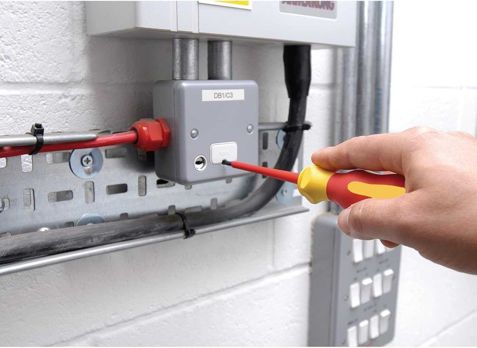 Отвертка за Електротехници DRAPER Expert XP1000 VDE 1000V + ПОДАРЪК