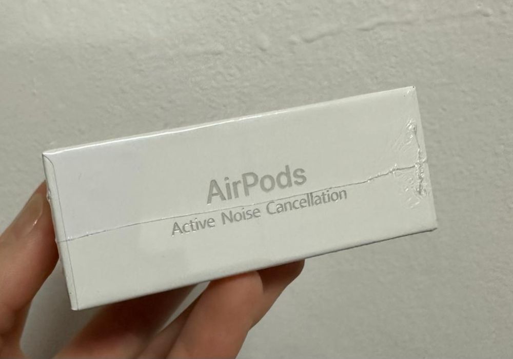 Airpods 4 ANC noi