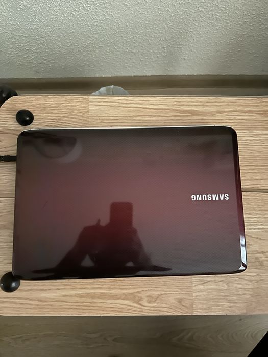 Laptop Samsung procesor I3 2,4 Gz