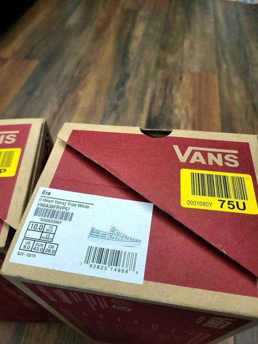 Vans Era (I Heart Vans) - чисто нови / размер 36.5 и 43 / UK 4 и 9