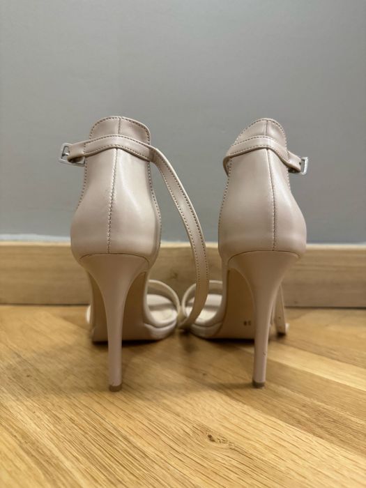 Sandale piele cu toc crem marime 38