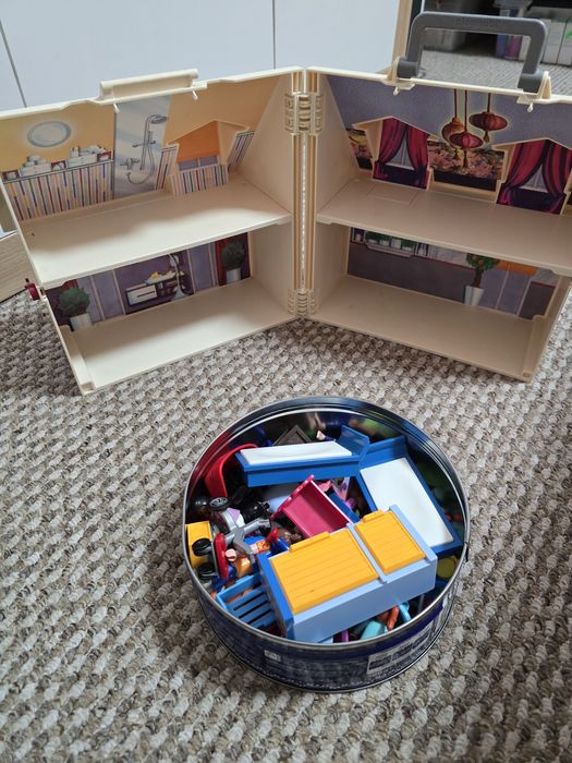 Casuta cu multe accesorii