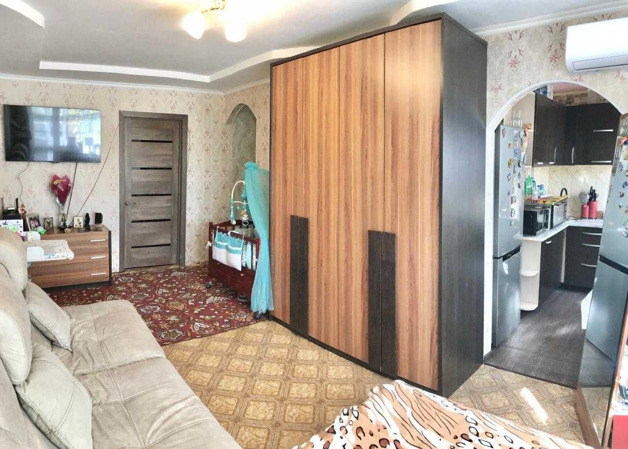 Продам 2-хкомнатную квартиру  в 18 мкр-не.