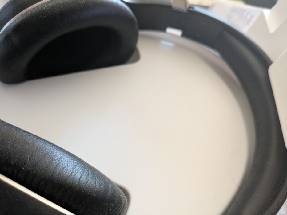 Продавам безжични слушалки Edifier W800BT Plus