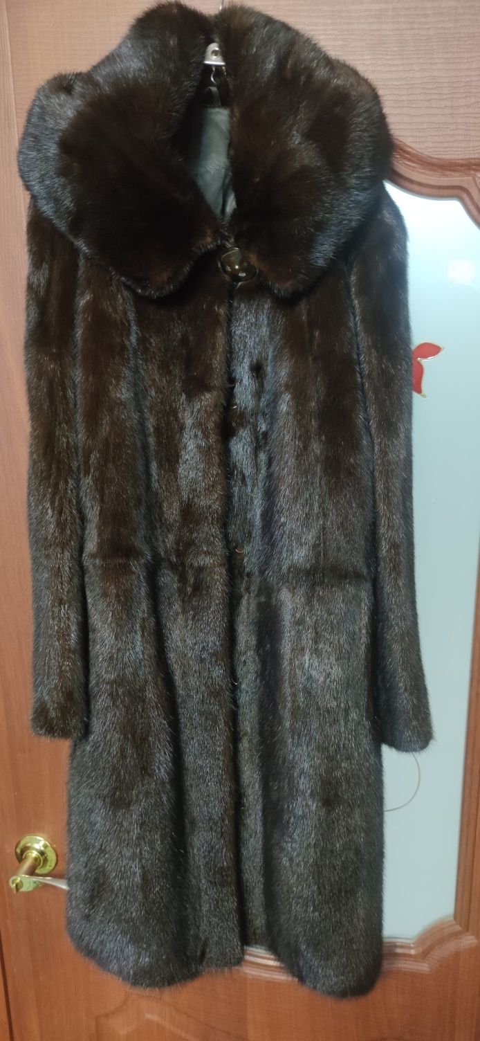 Продам шубу норковую