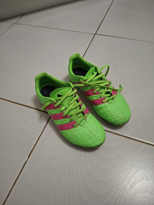 Ghete fotbal adidas marimea 35