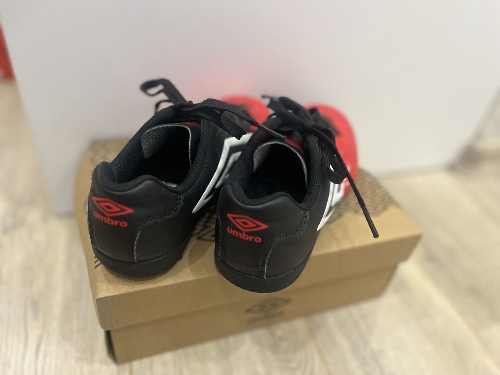 Футболни обувки Umbro