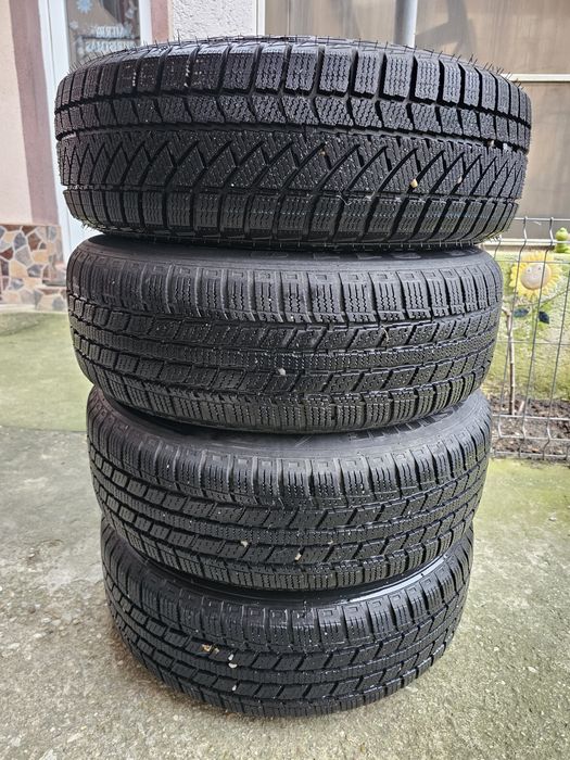 Vand roti logan iarna 185/6515 + un set capace cadou . 650 ron