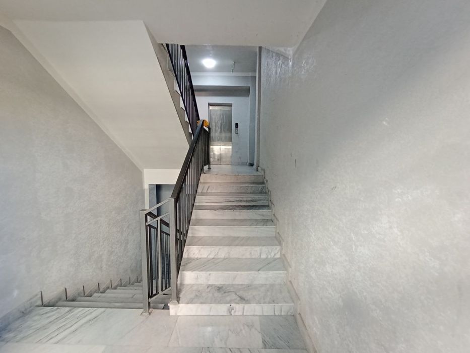 Продаётся Новостройка  
Куйлюк Мечеть, 
ТРЦ "COMPASS"

Комнат 3
Этаж 0