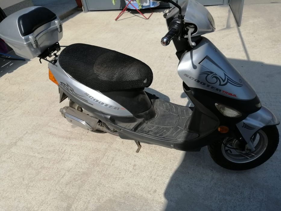 Vând Scuter 49 cc