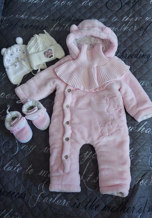 Комплект комбинезон+ботиночки+шапка+снуд+варежки с аппликацией  на вес