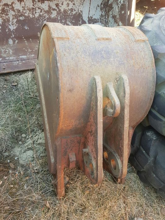 2 cupe(bena) excavator taluzat