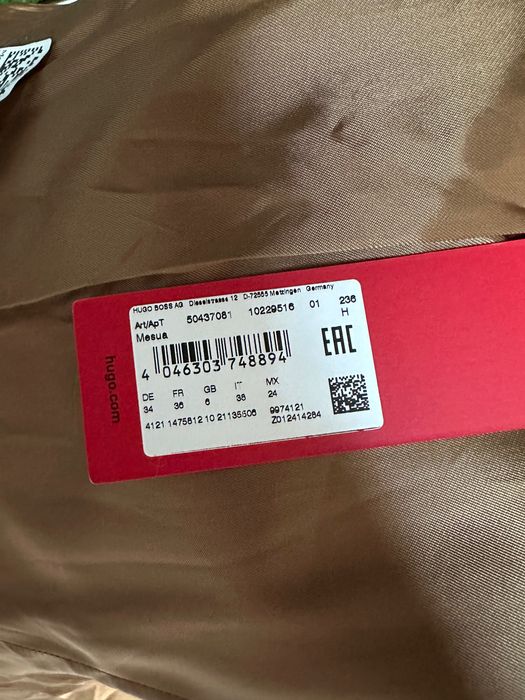 Palton Hugo Boss / lână și alpaca / Pret initial 895€ = 4475 lei / NOU