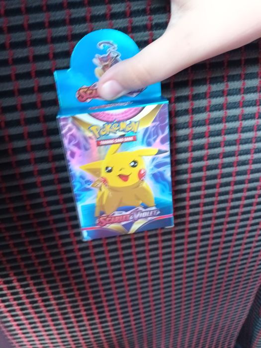 Pachet Carti pikachu nedeschis 100 carti editia scarlet&violet