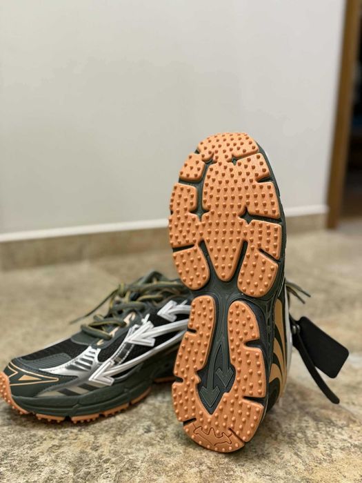 Off White Be Right Back