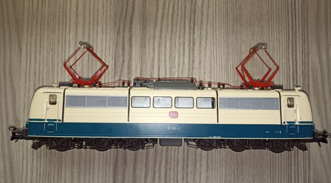 Locomotiva digitala Roco br151, trenulet electric scara H0 
Tracțiune