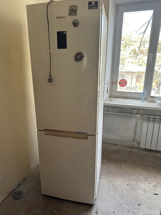 Холодильник SAMSUNG