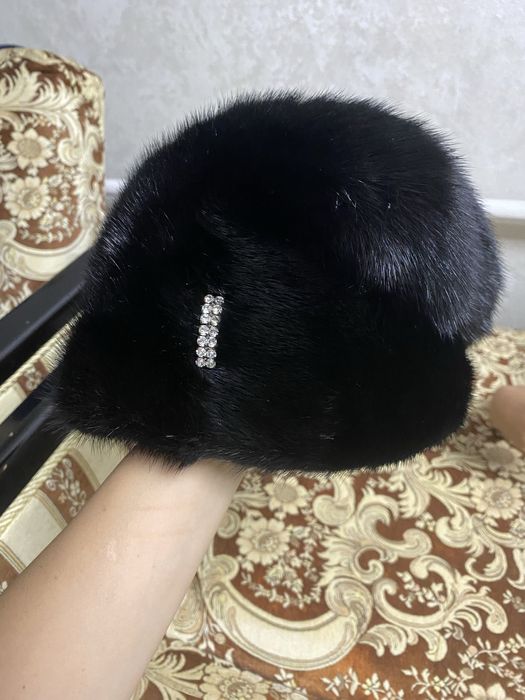 Продам женскую норковую шапку