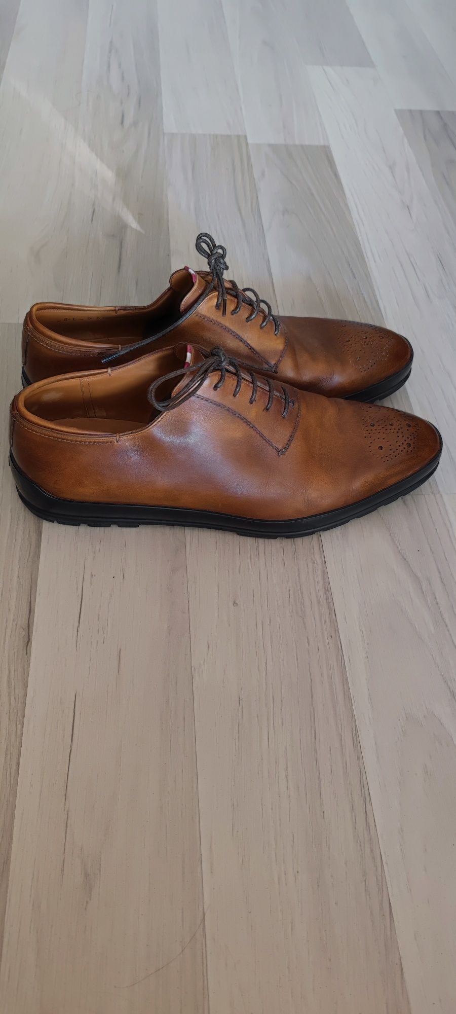 Vând loafers Bally oxford 8 1/2