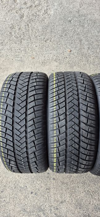 4 anvelope iarna ca si noi Vredestein 275/35/22,dot 2023.Pret/bucata