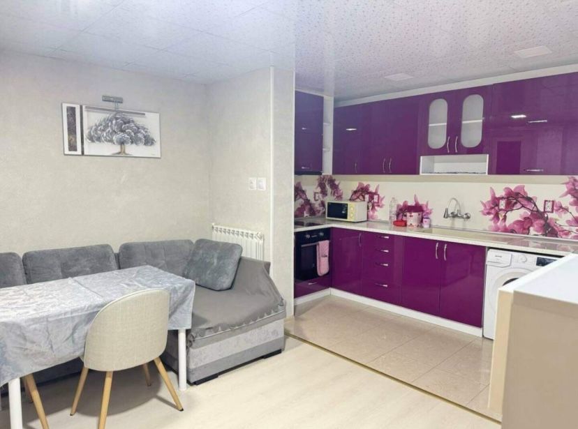 Дава се под наем Двустаен апартамент в Русе, Център - 55 кв.м за 382.5 € - Снимка #1