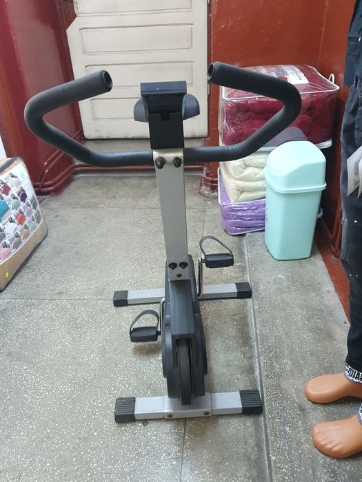 Vând bicicleta Fitness-Hanseatic Sportline