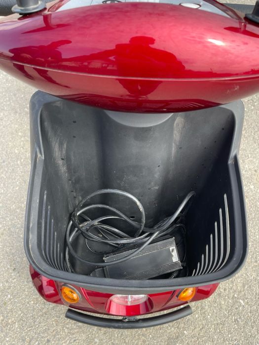 Scuter electric batrani/ cărucior electric persoane vârstnice