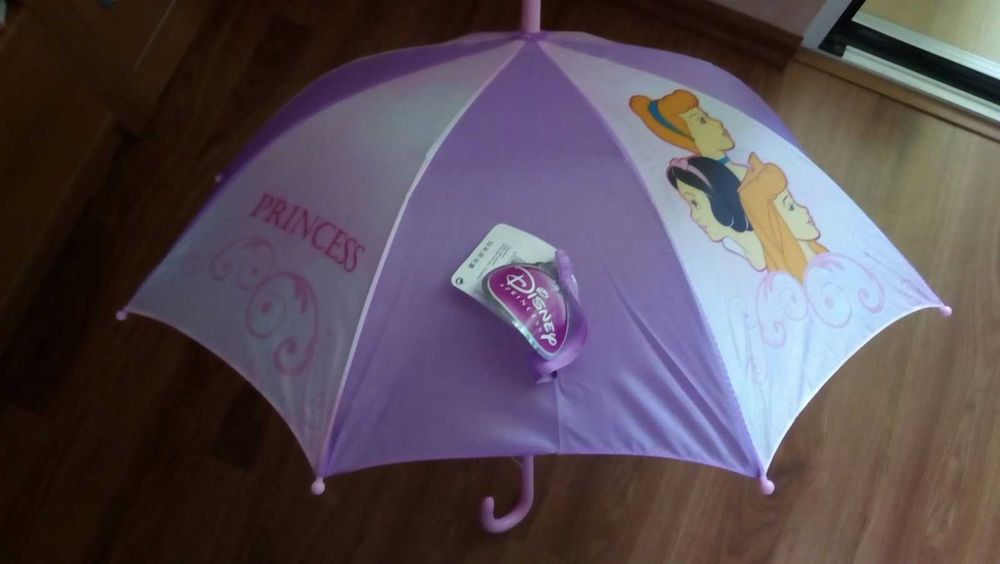 Нови детски чадъри на Дисни Принцеси и Мини Маус.