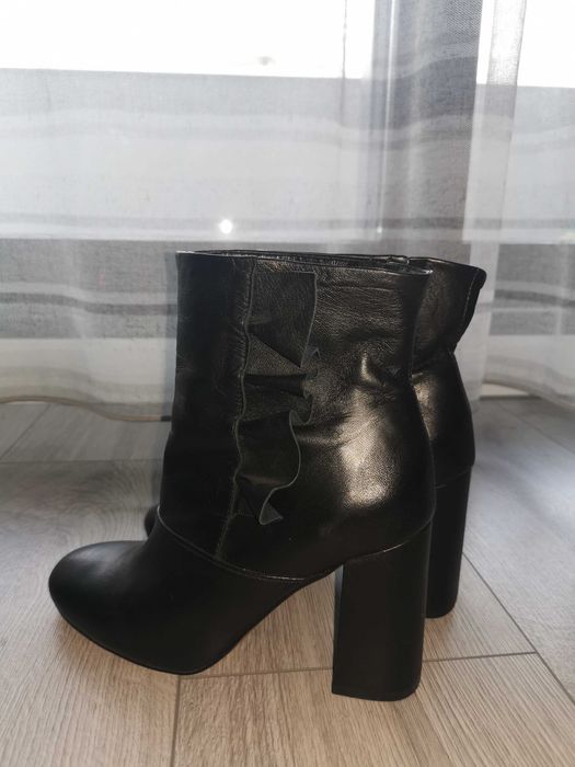 Ghete / botine mărimea 37