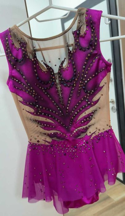 Трико ново за художествена гимнастика, танци, около 8-9 год