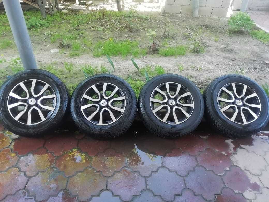 Шины 205/65R15 с дисками