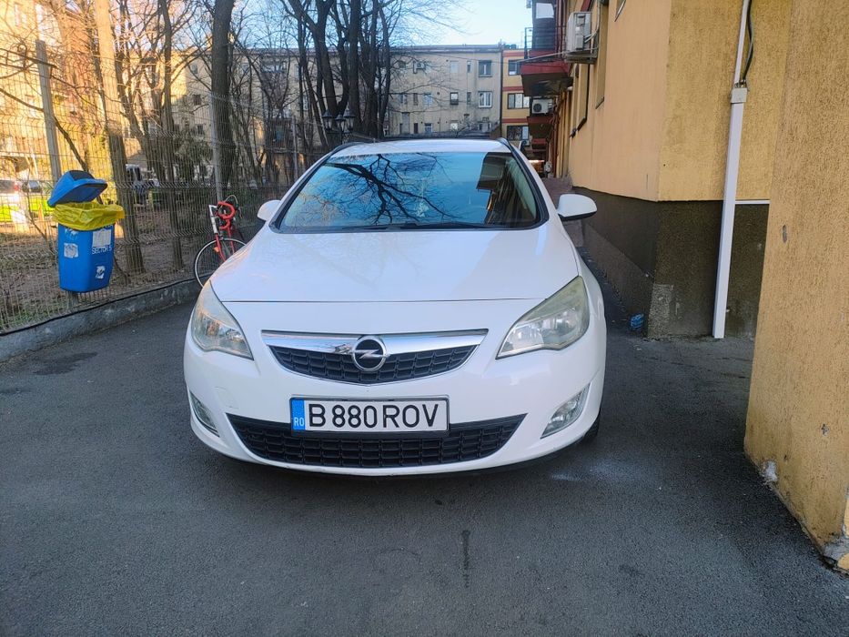Opel Astra j 2011