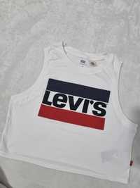 Top cropped Levi's
