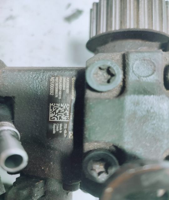 Pompa inalta inalte presiune 1.5 dci k9k euro 5 167008557r a2c53351931 8201100115 Mercedes-Benz CLA