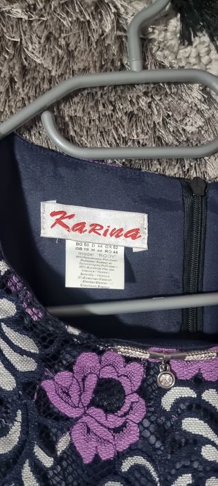 Rochie eleganta cu dantela pe mâneci