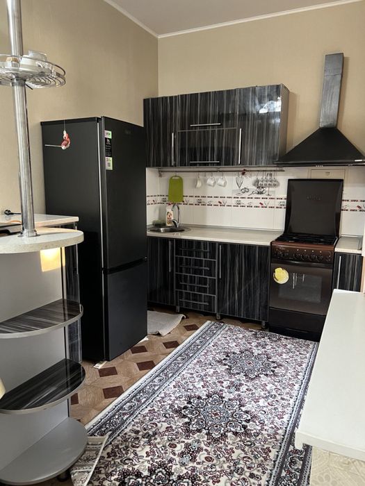 Сдам квартиру 4х комнатную на Шота Руставели