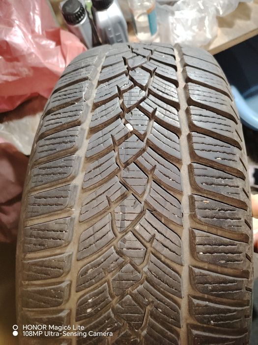 Продавам зимна гума